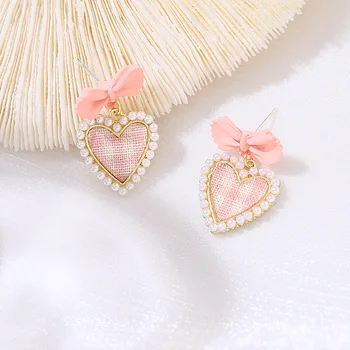Lolita mali dizajn biserna ventilacijski otvori srce luk naušnice-roze